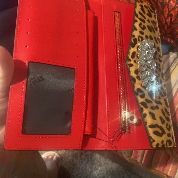 Dune London red cheetah fuzzy wallet - Picture 3 of 4